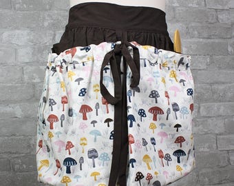 Premium Harvesting Apron with Pockets for Phone Tools Gadgets | Gardening Picking Apron | Farm Vegetables Fruits Eggs Holder | Mushrooms
