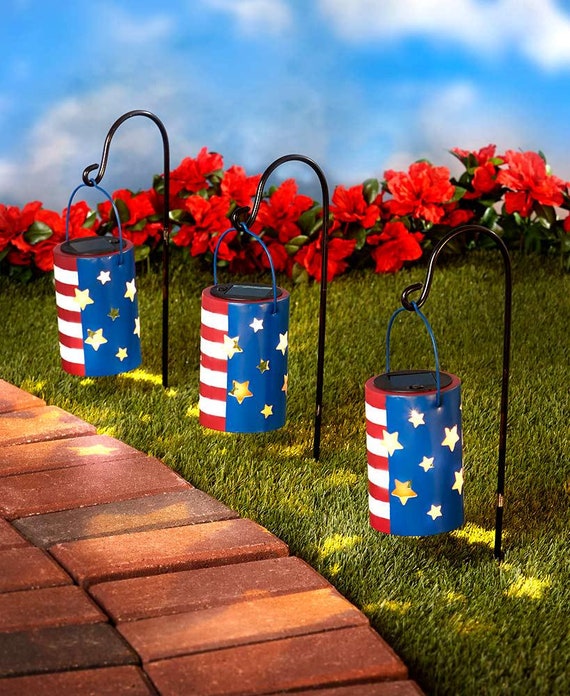 patriotic solar stake lights