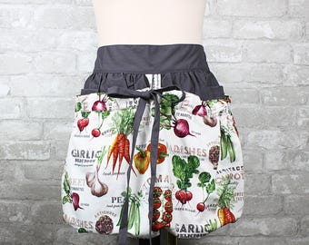 Harvesting Apron with Pockets for Phone Tools Gadgets | Gardening Apron | Kitchen Apron | Farm Vegetables Fruits Eggs Holder Apron Veggies
