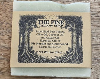 Pastilla de jabón de sebo THE PINE / Jabón corporal artesanal elaborado en frío / Aguja de abeto y madera de cedro / Polvo de espirulina / RippleRoot Studios