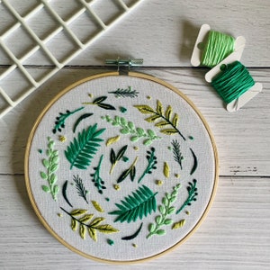 Digital download. Foliage embroidery hoop art PDF pattern with instructions. Leaf botanical plants beginner crewel wall decor project