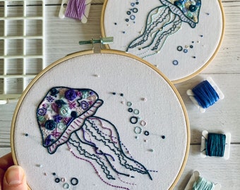 Digital download. Jellyfish embroidery hoop art PDF pattern with instructions.  Sea life, sea animal beginner crewel wall decor project
