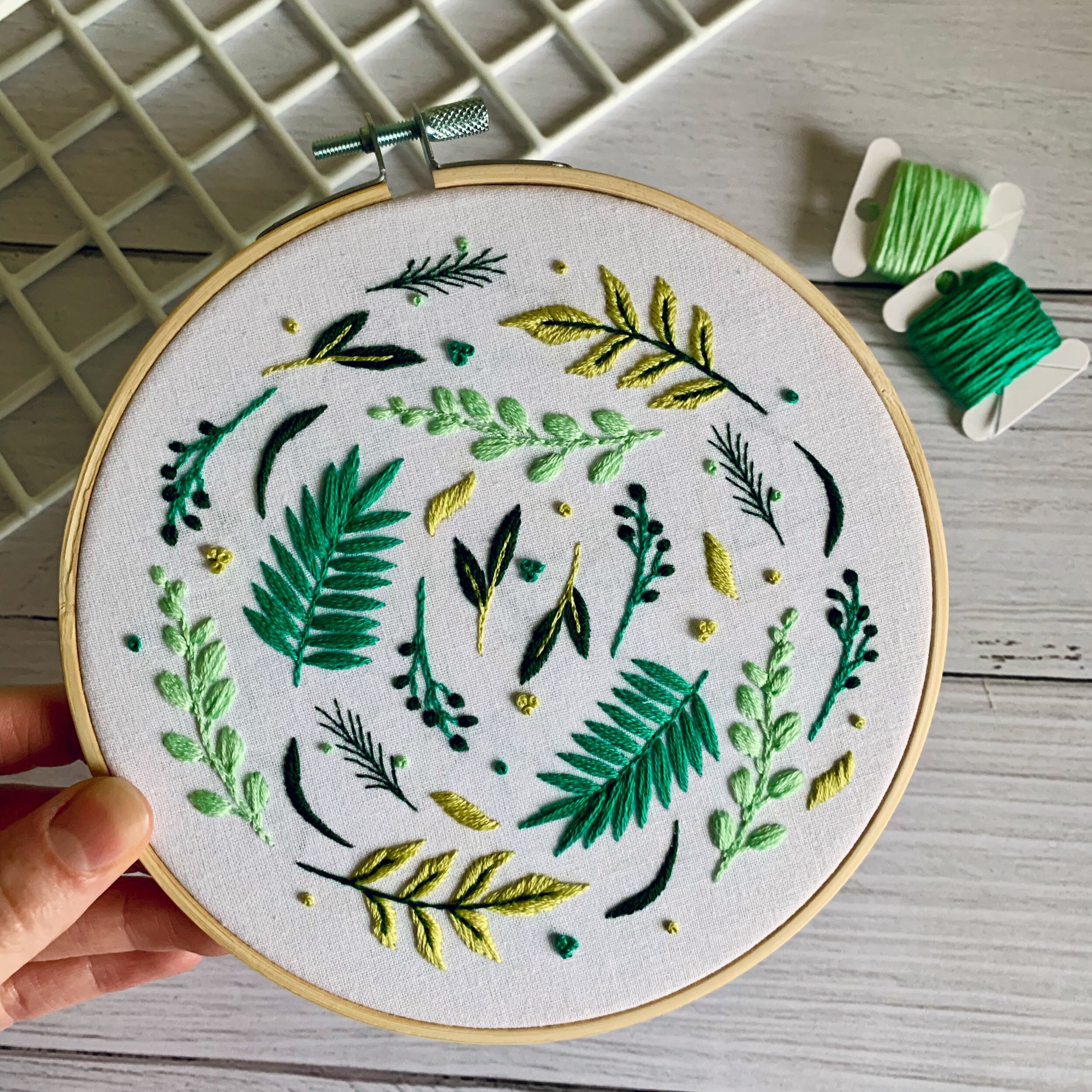 葉っぱ刺繍キット – 初心者向けボタニカルDIY手刺繍クラフト - Etsy 日本