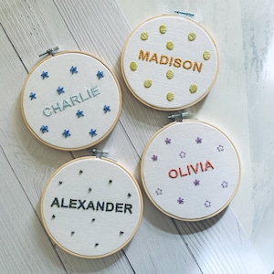 Kit de bordado: Diseño de nombre personalizable. Diferentes patrones y colores. Regalo de manualidades personalizado.