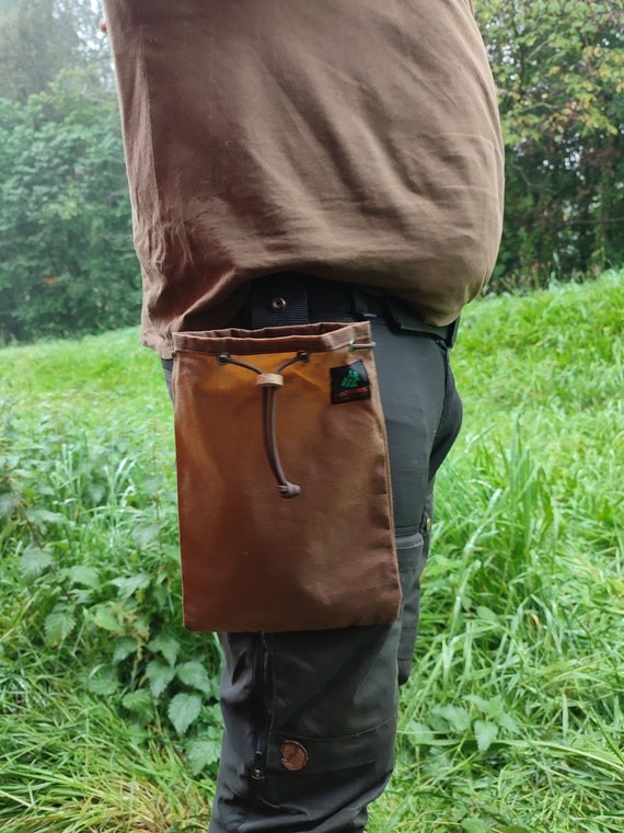Bushcraft Foraging pouch waxed canvas roll up belt pouch dump pouch