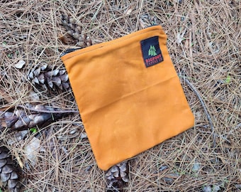 Woskowany bawełniany woreczek z zamkiem błyskawicznym Bigfoot Canvas Co Bushcraft Possibles Pouch