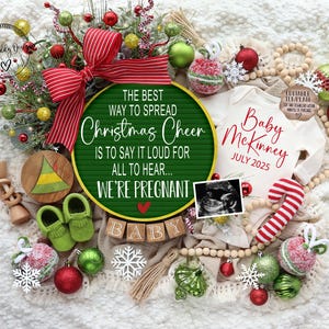 Weihnachten Schwangerschaftansage Digital | Lustige Überraschungs-Babymitteilung | Buddy Weihnachtselfen Karte | Bearbeitbare Vorlage | Geschlechtsneutral