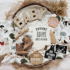 Anuncio de embarazo digital de apertura de puerta futura / Bebé neutro / Diseño de campo de rancho de granja / Plantilla editable / Redes sociales / Botas de bebé