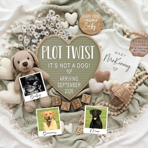 Peut inclure: Annonce de grossesse avec un panneau en forme de cœur indiquant "Plot Twist, It's Not a Dog!" et "Arrivée en septembre 2026." Comprend une photo d'échographie, des photos de chiens, un body de bébé et des blocs en bois "BABY."