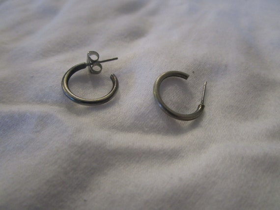 Vtg Petite Silver Hoop Pierced Earrings - image 2