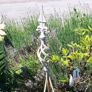 Cast Iron Metal Finial Tripod Topiary Garden Landscape Outdoor Yard Home Decor