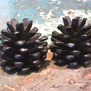 Cast Iron Metal Pine Cone Set Candle Holder Home Table Cabin Lodge Outdoor Decor