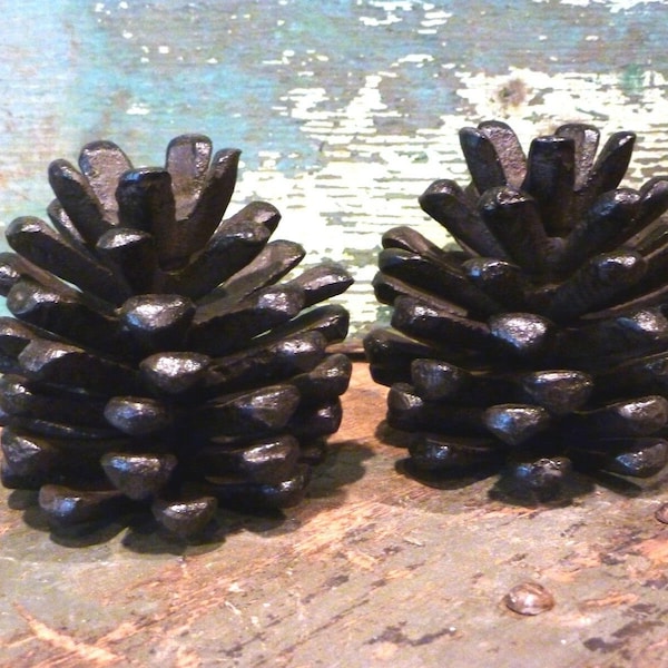 Cast Iron Metal Pine Cone Set Candle Holder Home Table Cabin Lodge Outdoor Decor