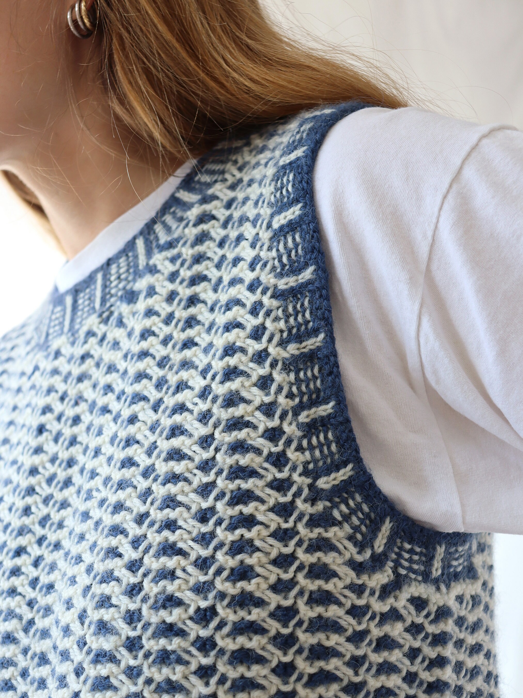 venit wave knit vest