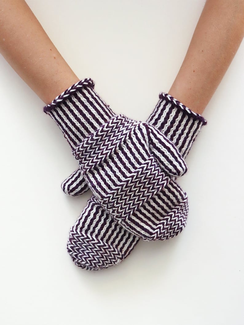 Knitting Pattern Static Mittens image 3