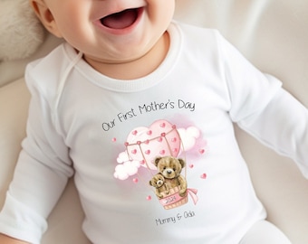 Premier cadeau fête des mères, tenue bébé pour la fête des mères, t-shirt pour la fête des mères, notre premier cadeau pour la fête des mères, cadeau fête des mères, cadeau fête des mères pour bébé