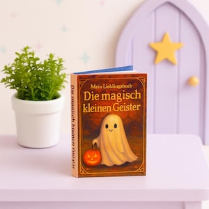 Miniatur Buch „Die magisch kleinen Geister“ | Halloween Wichtel Zubehör | Puppenhaus Deko 1:12 | Handgemachtes Mini Buch mit 12 Seiten