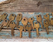 Vintage brass keys, set of 15 Old Keys, Antique Keys, Vintage keys decor set, Assorted Key Set, old rare house keys, antique key for decor