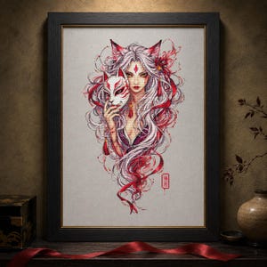Puede incluir: Una impresión artística enmarcada que presenta una ilustración detallada de una figura con cabello largo blanco y orejas de zorro, sosteniendo una máscara kitsune blanca y roja. La obra incorpora cintas rojas fluidas sobre un fondo claro.