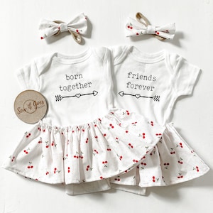 TWIN GIRL OUTFIT, newborn twin outfit, baby girl twins coming home outfits, baby girls outfits, baby gift, twin girls gift, baby shower gift