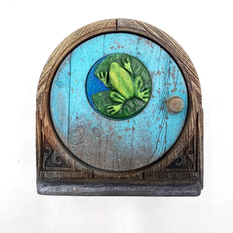Frog Pixie Door Blue Round