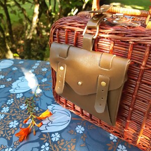 Mini organizzatore di borse. Custodia in pelle. Portafoglio in pelle artigianale.