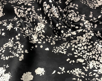 nani IRO Lei nani D - För vacker corolla Bomullssatin Kokka Japan Bomull 50 cm x 106 cm 26,90 EUR/meter Tyg per meter