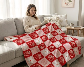 Strawberry Farmhouse Blanket Cotton Throw Berry Decor Home Style Rustic Charm Checkered Print Pink Cotton Cottage Design Strawberry Pattern
