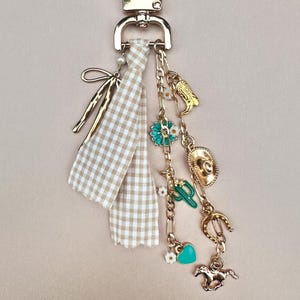 Western Cowboy Bag Charm Country Style Purse Charm Gold Western Desert Keychain Horse Charm Bag Accessory Rustic Western Ranch Theme Dangle