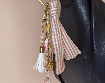 Bijou de sac Paris Tour Eiffel Croissant Vichy Noeud Accessoire de sac à main parisien Coquette de fille française Souvenir de voyage Sac à main Bijoux Livre cadeau