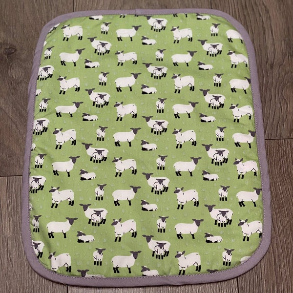 RAYBURN Lid Cover Mat Pad  Hob Cover With Straps Green Sheep Lamb