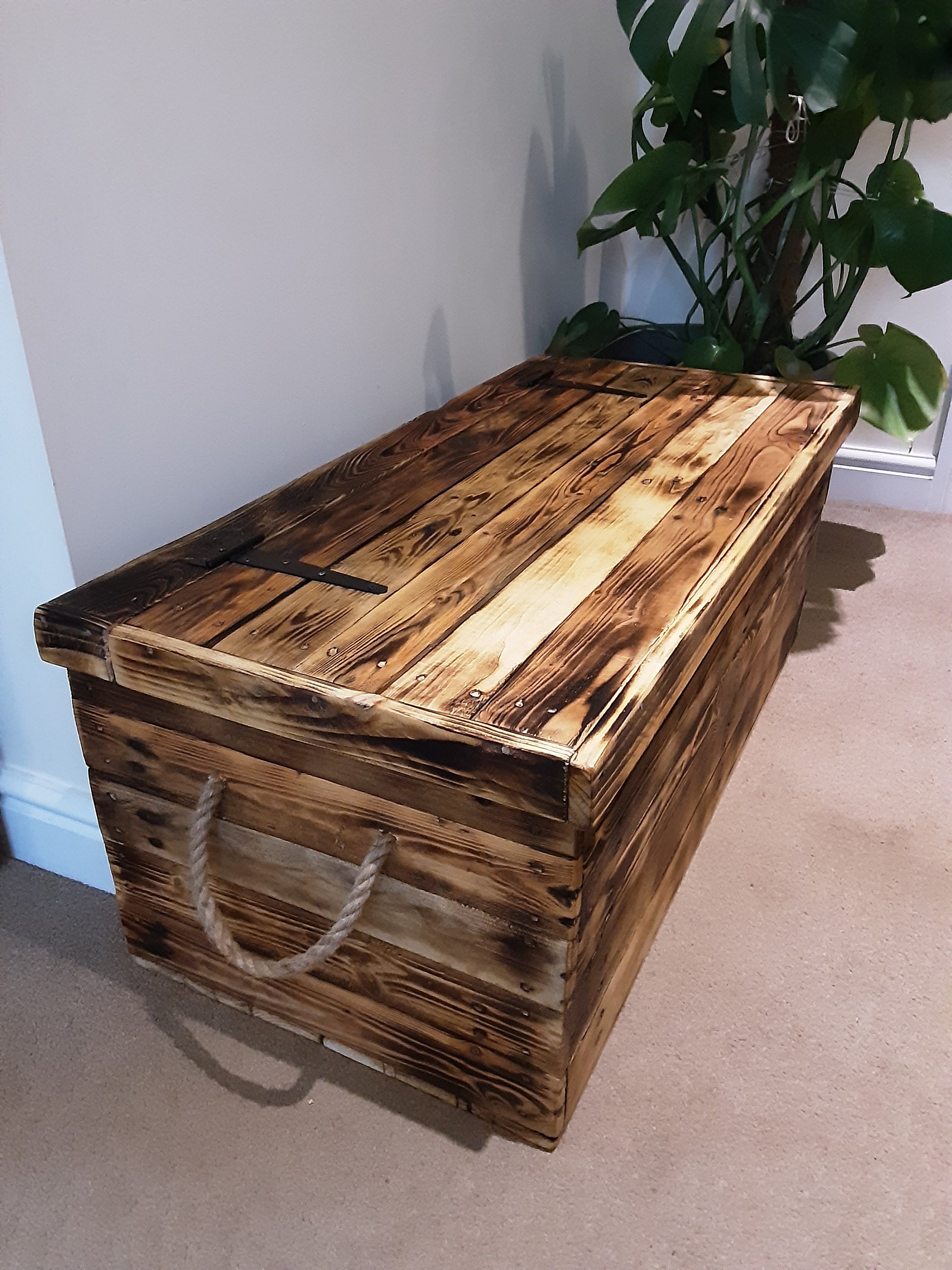 Long clearance storage chest