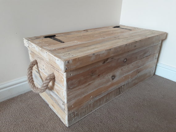 Large blanket storage chest hot sale