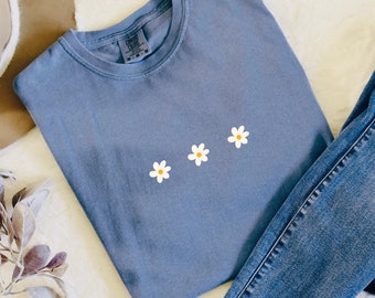 Small Daisies Spring Tee Shirt, Cute Floral T-Shirt, Spring Daisy Tee, Spring Teacher Tee, Simple Flowers Shirt