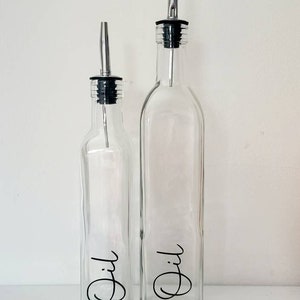 Personalised olive oil bottle with pourer, Oil dispenser, Vinegar bottle, Homeware gift, Cooking gift, New home gift, Kitchen storage