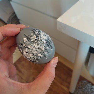 Real chicken eggs, Easter decoration grey white, Easter eggs as decoration, hen egg hand decorated, Easter gift, Easter decorations, hand painted, 6 CM