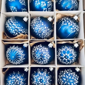 1x ball or SET of 6x hand-painted Christmas balls blue matt with white wax painting made of glass 6 CM (2.4 inch)