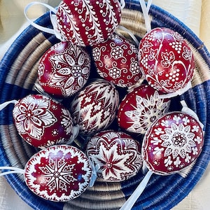 Vere uova di gallina, decorazioni pasquali dipinte a mano, uova di Pasqua come decorazioni, uovo di gallina decorato a mano, regalo di Pasqua, decorazioni pasquali, dipinte a mano, 6 cm