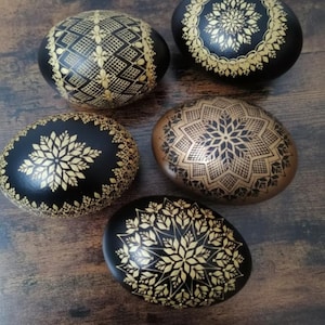 XXL Ostrich egg, Easter eggs as decoration, ostrich egg hand-decorated, black gold, ostrich egg painted, Easter decorations, 4,7"-5,5"