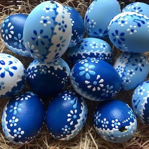 Real chicken eggs, Easter decoration hand-painted, Easter eggs as decoration, hen egg hand-decorated, Easter gift, Easter decorations, hand-painted, 6 CM