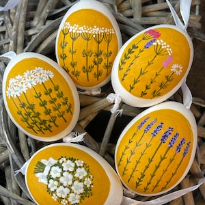 Real chicken eggs, Easter decoration hand-painted, Easter eggs as decoration, hen egg hand-decorated, Easter gift, Easter decorations, hand-painted, 6 CM