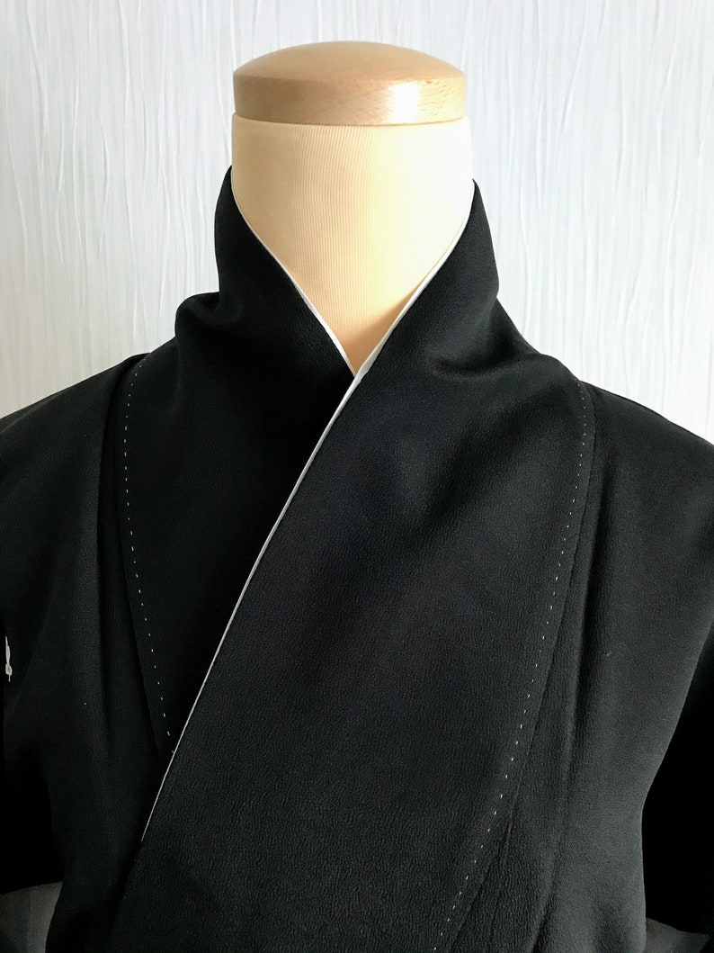 Kuro tomesode with Beautiful flowers Vintage Japanese kimono