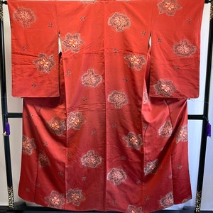 Vintage Japanese Silk kimono -  Beautiful pattern