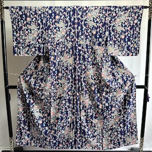 kimono japonais vintage en soie - Beau motif Kaga Yuzen
