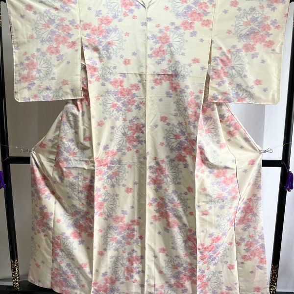 Vintage Japanese Silk kimono -  Beautiful pattern, Tsumugi