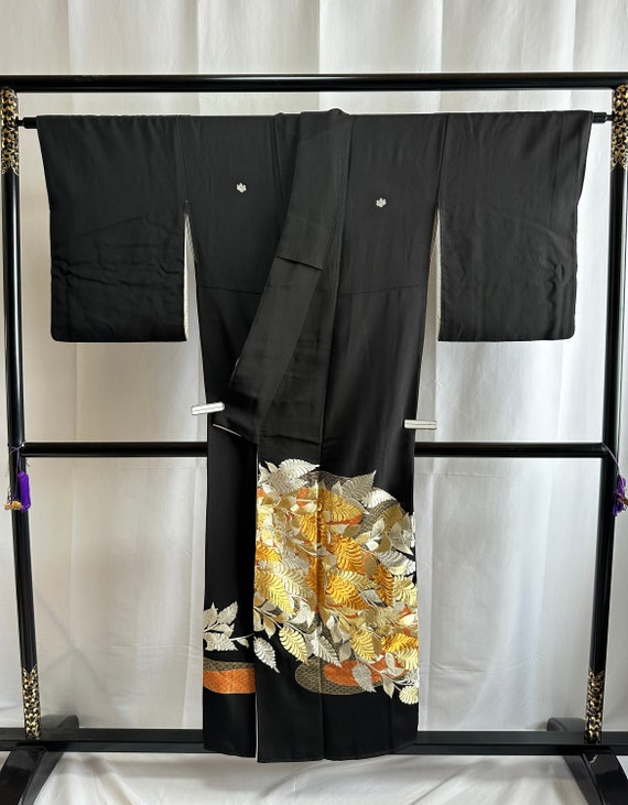 Vintage Japanese Silk kimono - Kuro tomesode with… - image 4
