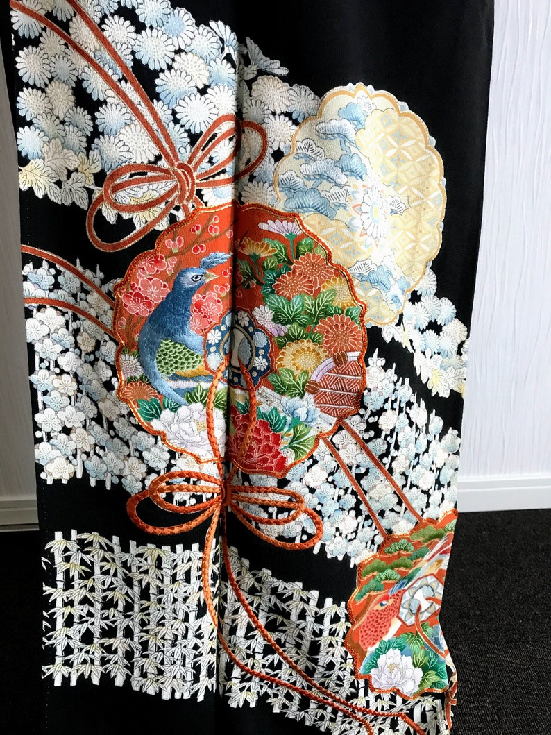 Kuro tomesode with Beautiful flowers Vintage Japanese kimono