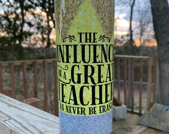 La influencia de un gran maestro nunca puede ser borrada 20 oz flaco sublimación tumbler / lápice de lápiz de brillo falso / regalo de maestro / maestro