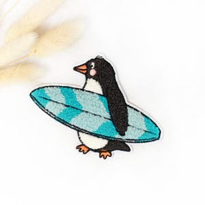 Toppa in ciniglia: Pingu Surf | 8x10,5 cm