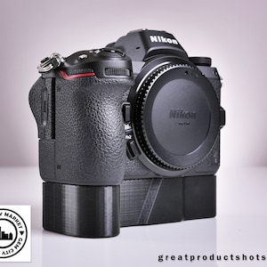 Camera Grip for Nikon Z6/Z7 with Tripod Mount